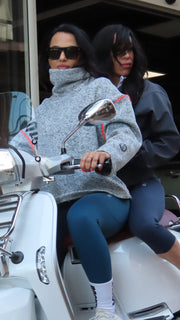 AR 2469 - SCARF SWEATSHIRT