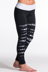 AR 1652 - Ripped and Printed Long Tights